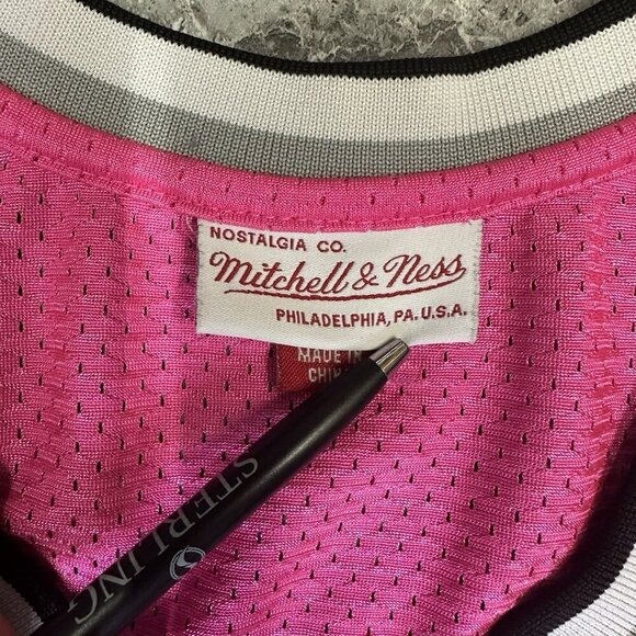 Brooklyn Nets Mitchell & Ness Jersey NBA Pink Black Size M - Picture 5 of 7
